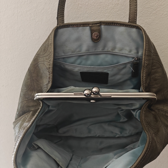 Coach Olive Green Signature Stitch KissLock Satchel Purse Handbag Designer - Picture 3 of 7